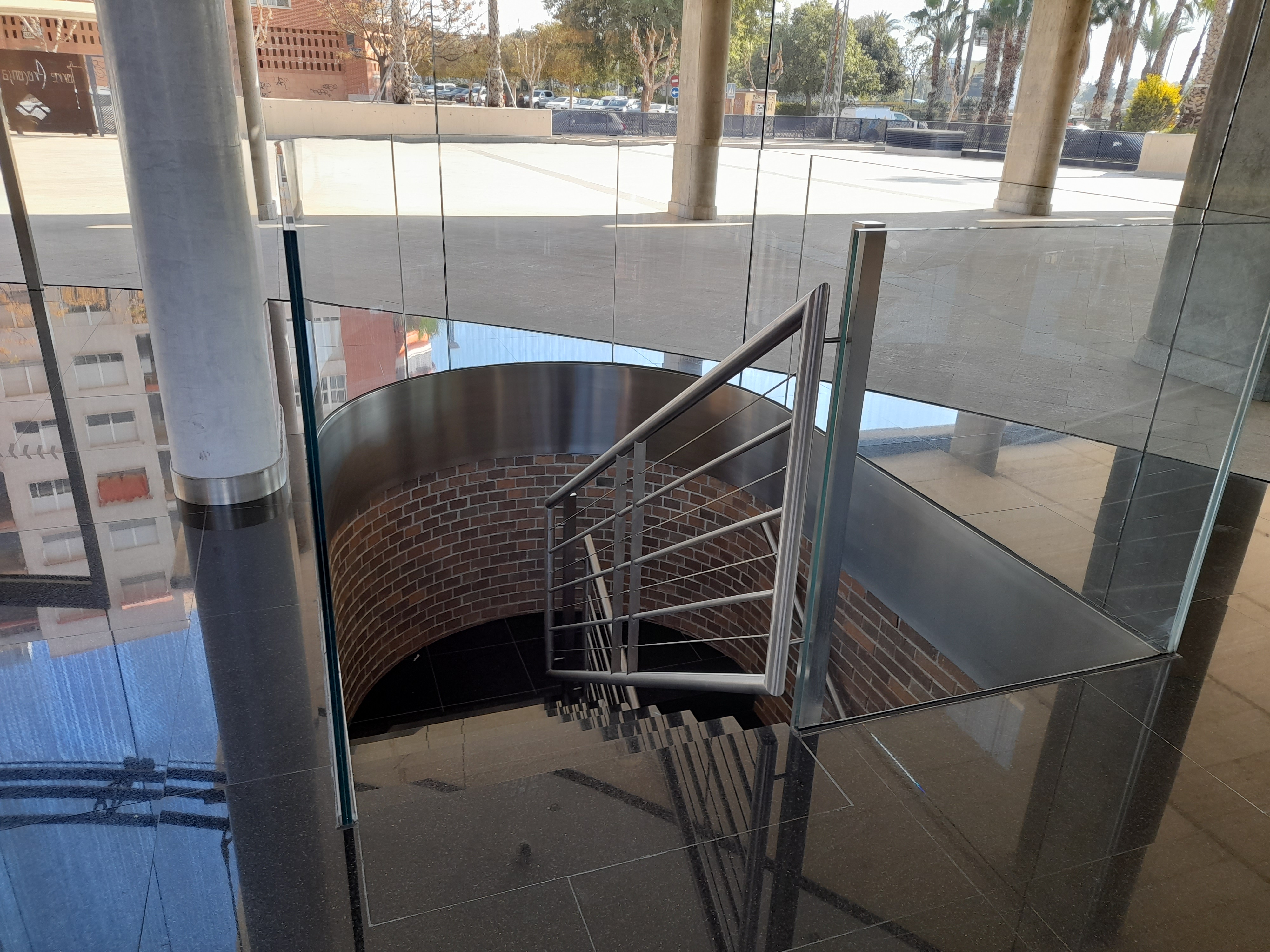Torre Proconsa – planta superior con vidrio curvado