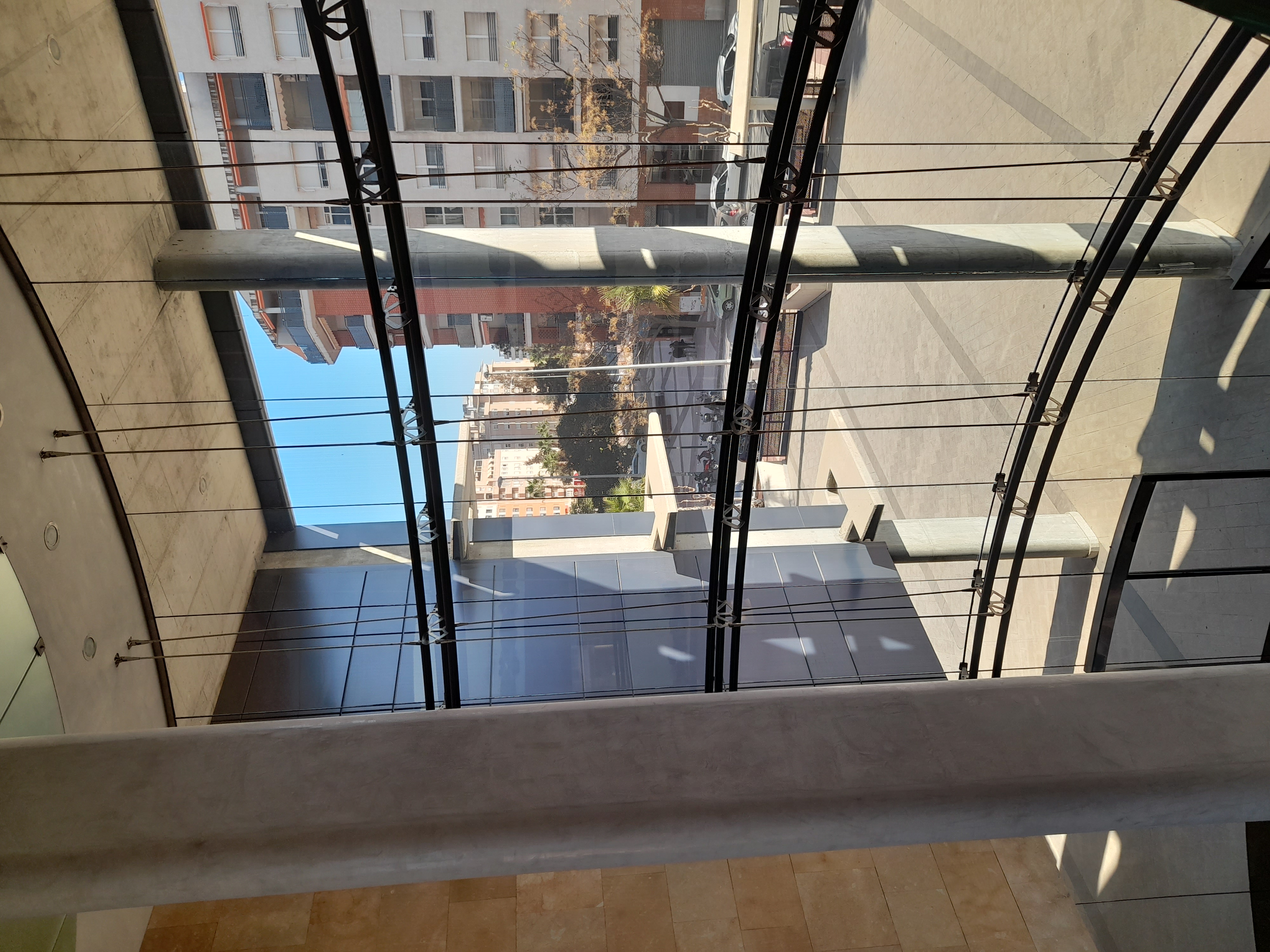 Torre Proconsa – detalle superior de fachada curvada